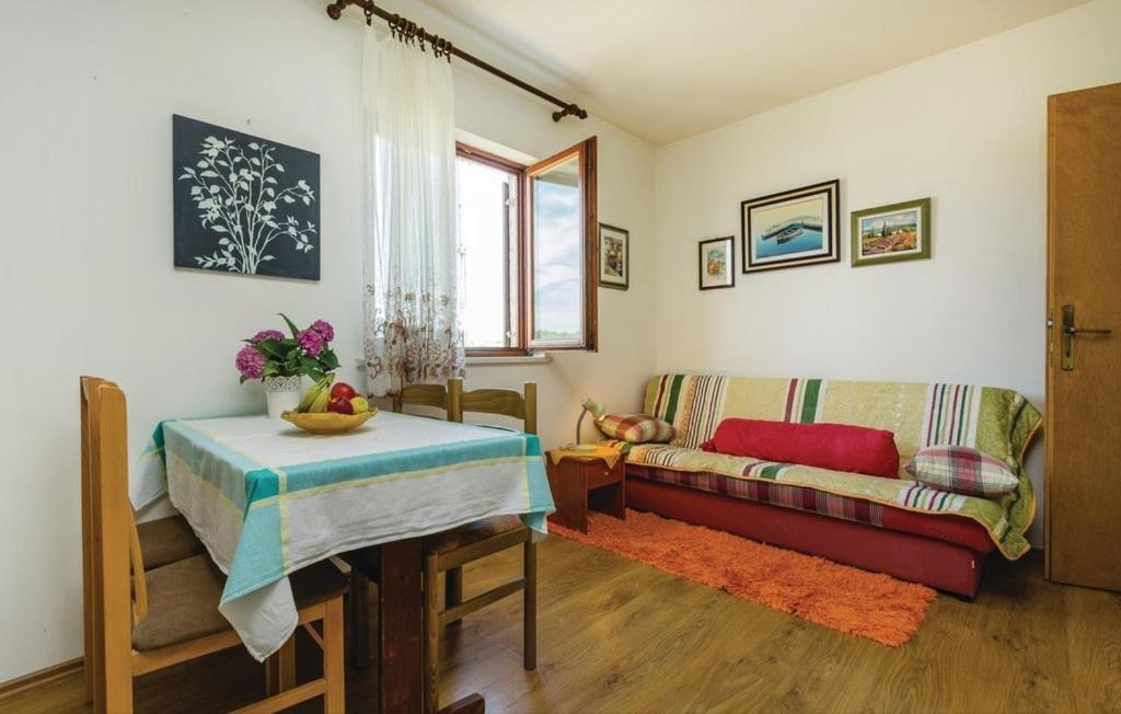 Apartments With A Parking Space Novigrad - 14408 Room photo